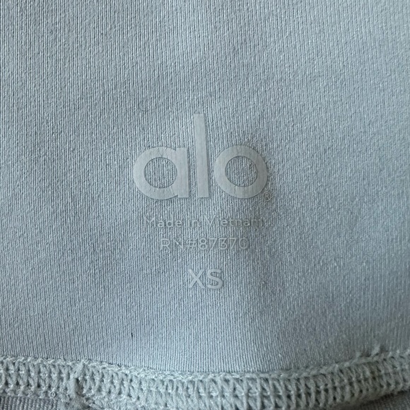 Alo Leggings - Picture 3 of 4